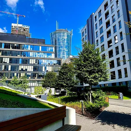 A85 Centre, Free Parking Varsovie