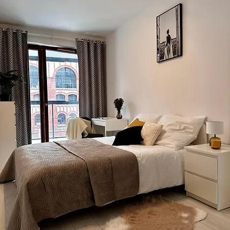 A85 Centre, Free Parking Apartament